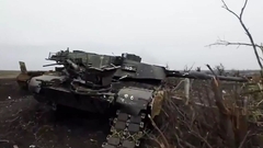 Sprema se izložba zaplijenjene NATO tehnike: Ruska vojska prevezla sa fronta američki „abrams“ (video)