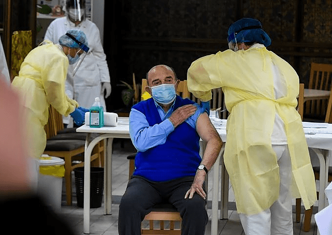 NOVA PROCJENA SZO Potrebno vakcinisati oko 70 odsto populacije da se zaustavi virus