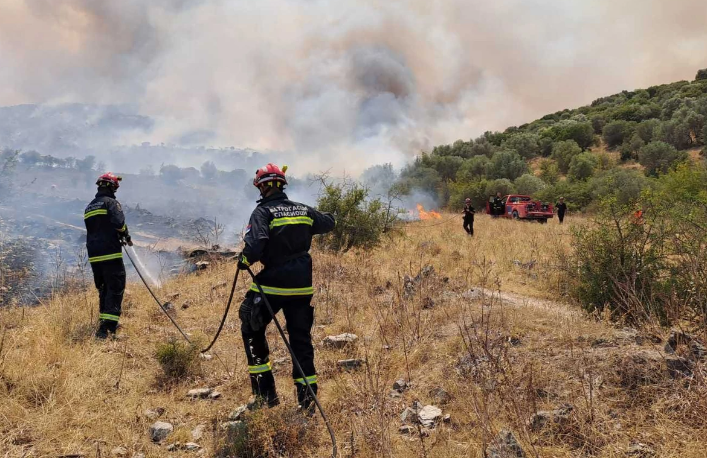 Vatrogasci malo predahnuli: Bolja situacija na požarištima u Grčkoj