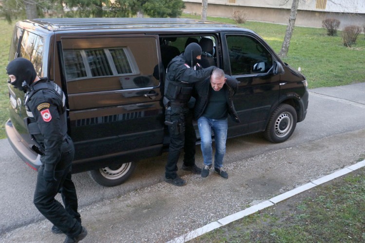 Grujić tvrdi da nije tražio novac i da mu ga je Vidić dao