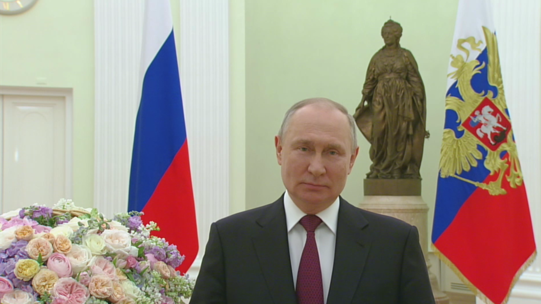 Putin čestitao Dan žena: Uzvišen odnos prema ženi i majčinstvu je bezuslovna vrijednost