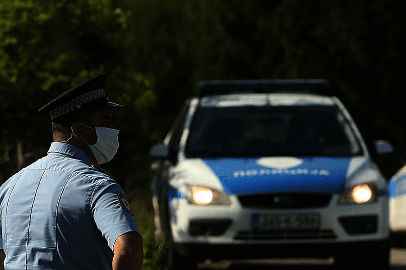 “VIŠE SE NEĆU VRATITI KUĆI” Policajci spriječili tragediju i spasili muškarca