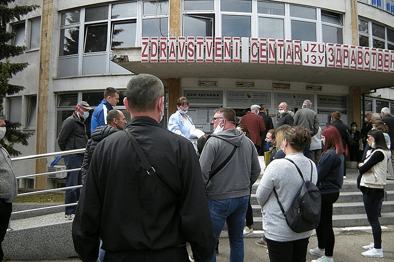 NE TESTIRAJU IH, ALI IDU U IZOLACIJU U Srpskoj dnevno oko 550 sumnjivih na korona virus