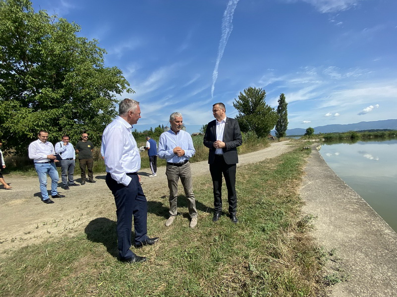 Godinama rade bez plate da sačuvaju ribnjak: Grad Prijedor i Vlada RS žele da se u 