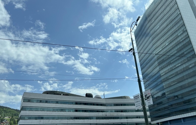 U zgradi Parlamentarne skupštine i dalje bez klime: Službenici proključali u kancelarijama