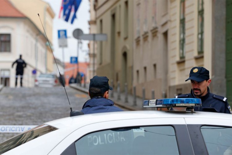 Hrvatska privela antivaksere, sumnjiče se za podsticanje terorizma