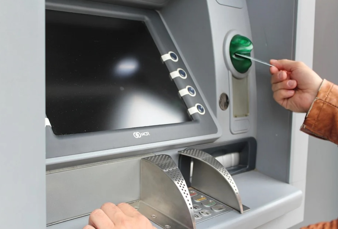 SAMO U BIH Svečano otvoren - bankomat! (FOTO)