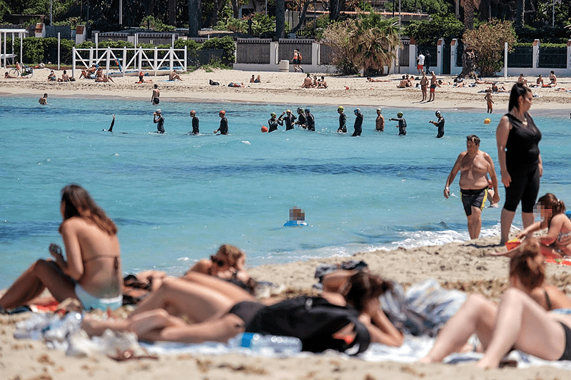 ONI NE STRAHUJU OD VIRUSA Plaže u Španiji PRENATRPANE, vlasti ih ZATVARAJU