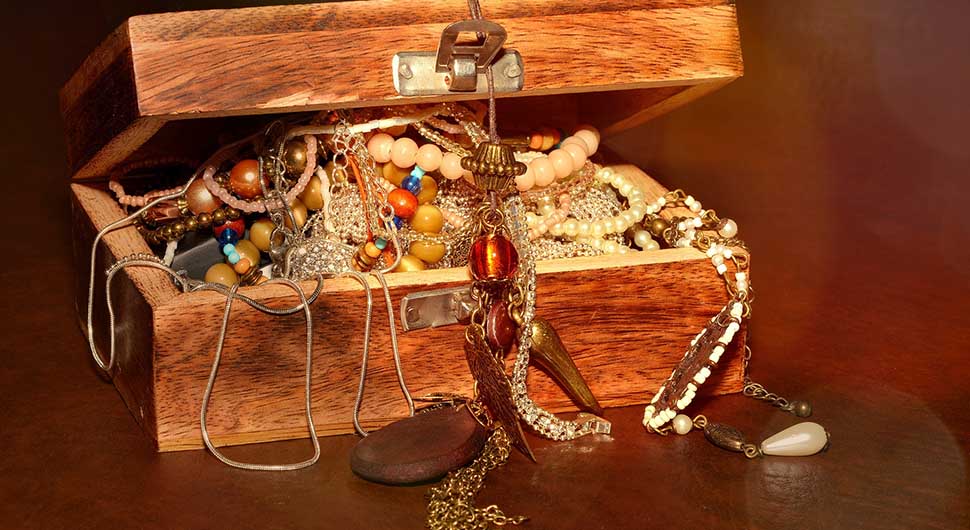 KAKAV SREĆNIK Planinar pronašao kovčeg s blagom