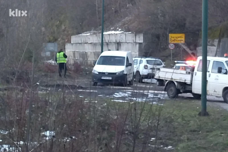 Zbog opasnosti od klizišta obustavljen saobraćaj na izlazu iz Sarajeva prema Palama