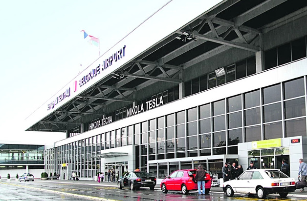 Uhvaćeni na aerodromu: Švercali luksuznu robu, satove i torbe u vrijednosti od 45.000 dolara