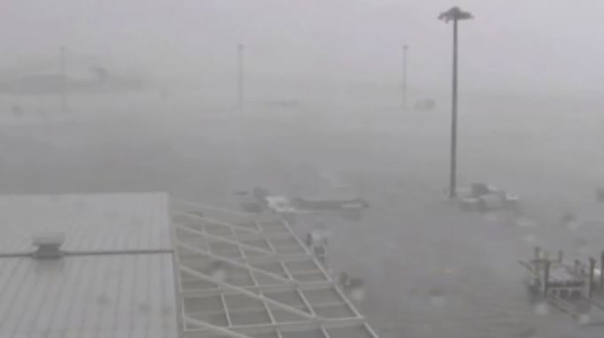 Evakuisano 2.000 ljudi: Tajfun Čantu stigao do Tajvana