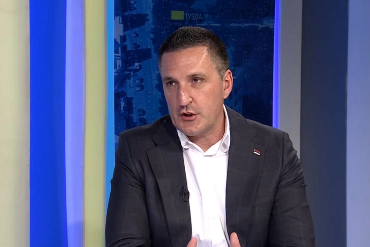 Nedeljko Elek smijenjen sa svih javnih funkcija, isključen i iz članstva SNSD-a