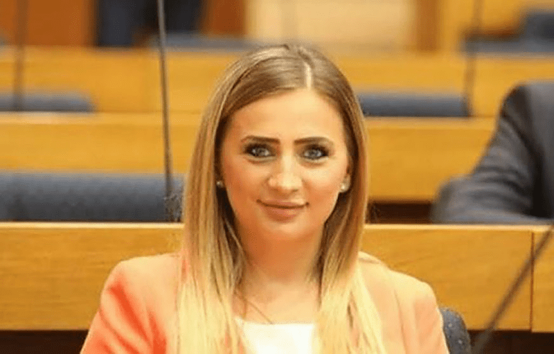 SMIJENJENA DORIĆEVA Nastavljena 