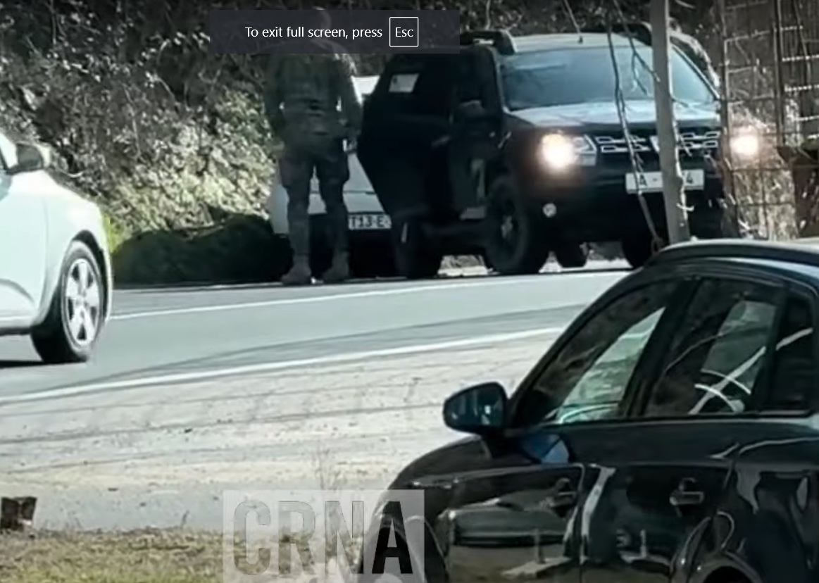 Vozač zaboravio podići ručnu kočnicu, vozilo napravilo sudar sa EUFOR-om (VIDEO)