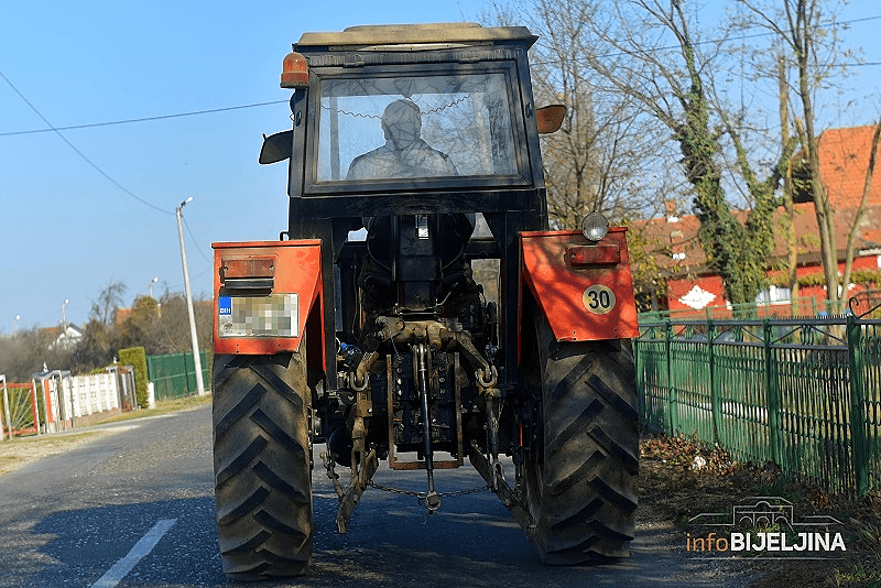 Banja Luka: Jedno lice poginulo u prevrtanju traktora