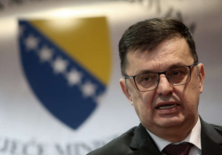 “Sve troškove, osim hrane, snosi Srbija” Tegeltija zatražio od Podžića da stavi van snage odluku o odgađanju vježbe