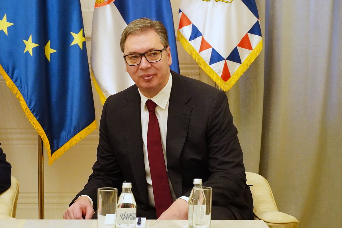 Vučić: Srbi na KiM neće ostati bez primanja