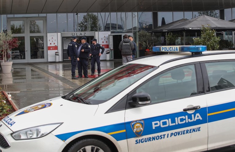 Dojave o bombama u zagrebačkim tržnim centrima