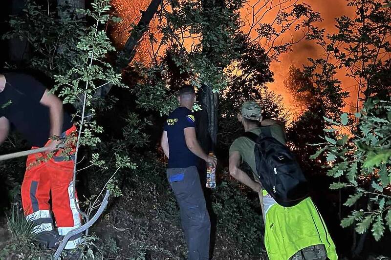 Predsjedništvo BiH dalo zeleno svjetlo, helikopter Oružanih snaga stiže u Žepče da gasi požar