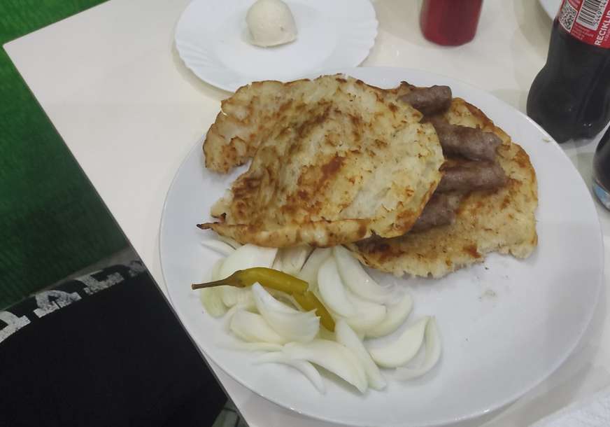 Porcija ćevapa u Hrvatskoj košta 18 evra