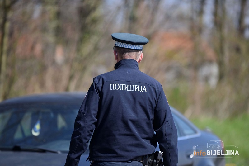 Žena pozvala 122 pa skočila u hladnu Spreču, policajci je ipak spasili
