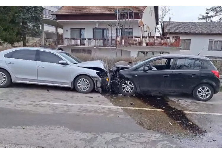 Nesreća u Banjaluci: Sudarila se dva automobila, poginuo suvozač