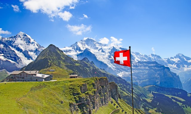 UPRKOS GLOBALNOJ KRIZI! Švajcarska ne očekuje ulazak u recesiju ove godine