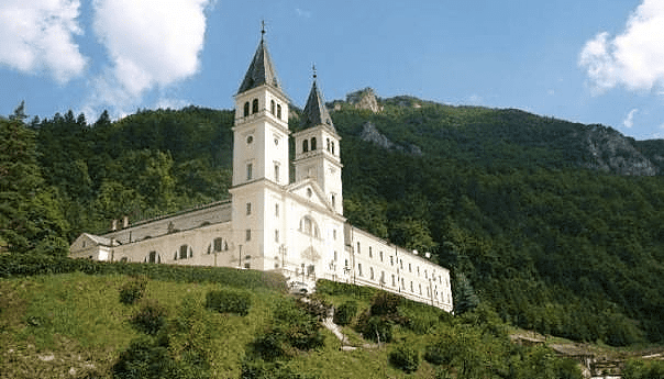 Samostani Bosne Srebrene odražavaju zraku Božije ljepote