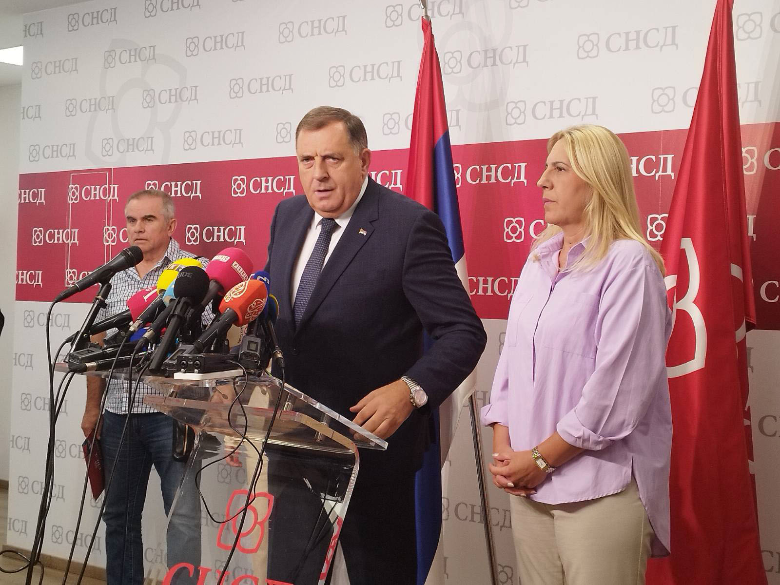 Dodik: Predstavnici Oružanih snaga spremni da se na poziv povuku u Republiku Srpsku