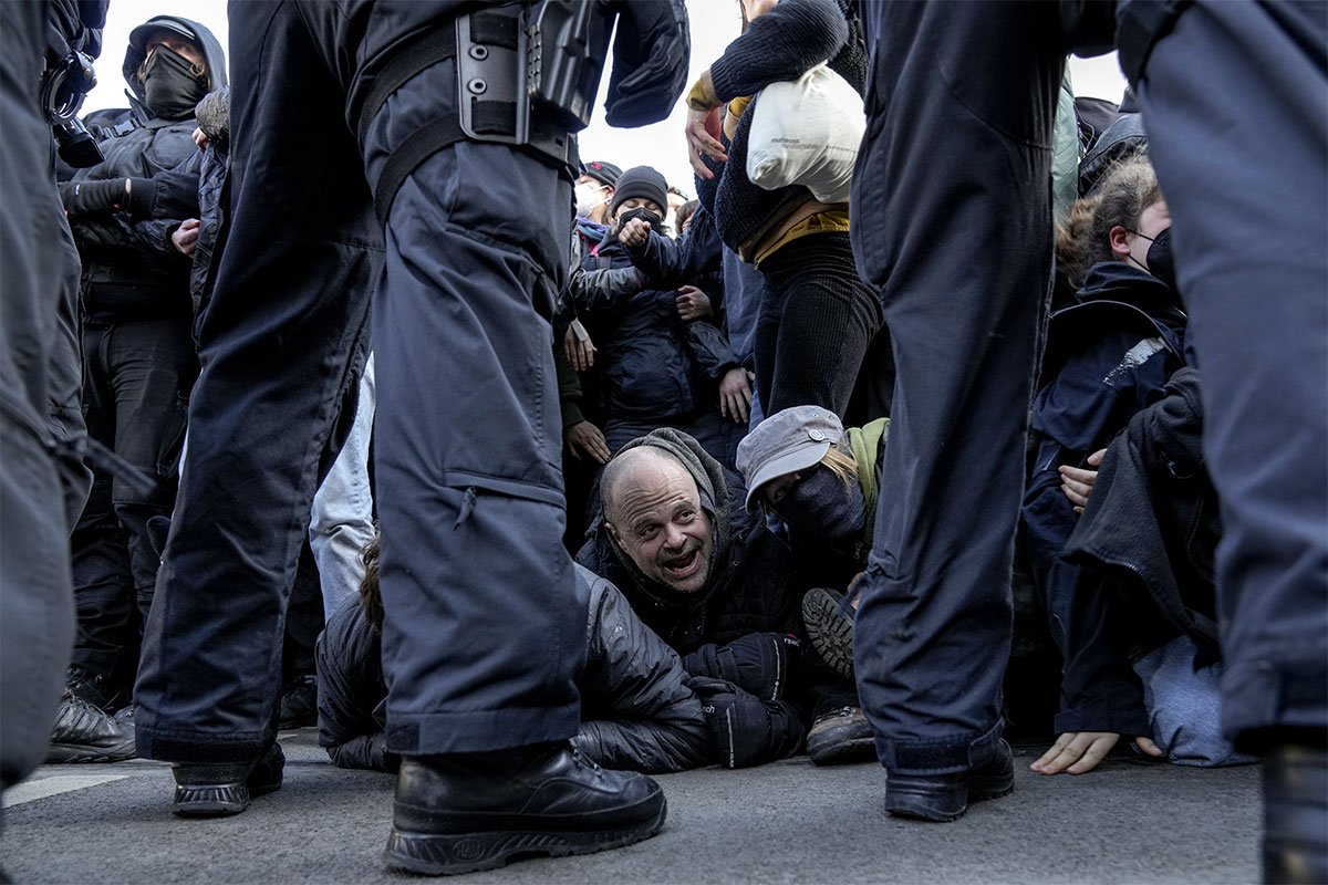 Nasilni protesti uoči izbora u Njemačkoj: Policija koristila suzavac (FOTO, VIDEO)