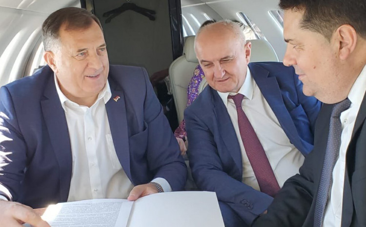 Dodik, Đokić i Stevandić na putu za Brisel