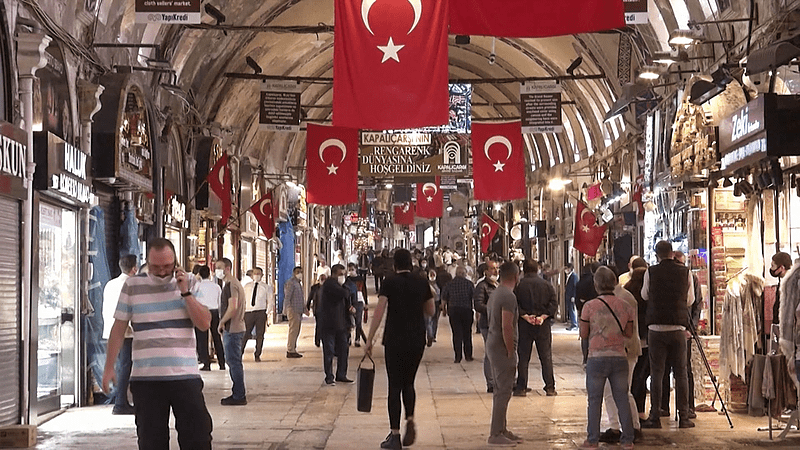 Turska od danas uvodi nova ograničenja, policijski sat svakog dana