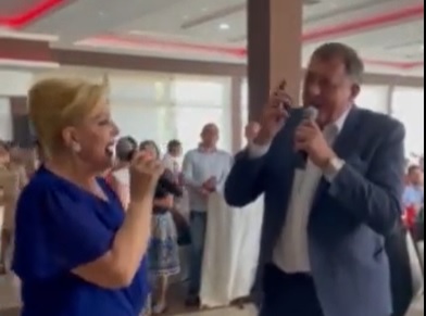 Dodik opet zapjevao, ovaj put sa Snežanom Đurišić (VIDEO)
