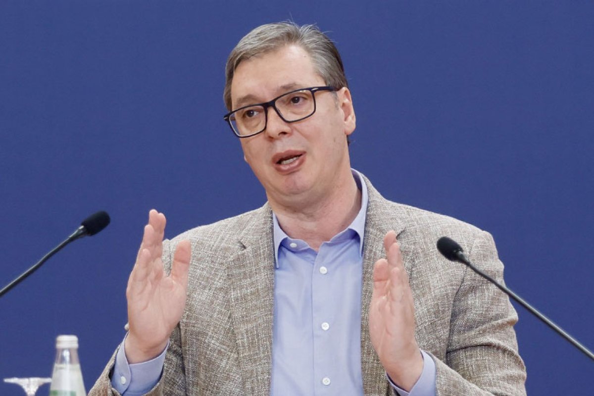 Vučić sletio u Baku: Let ka Moskvi proglašen nebezbjednim