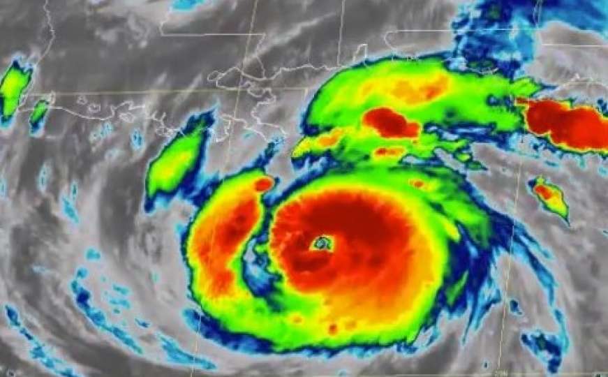 Stravično nevrijeme u Americi: Uragan Ida potopio obalu, vjetar od 240 kilometara na sat nosio sve pred sobom (VIDEO)