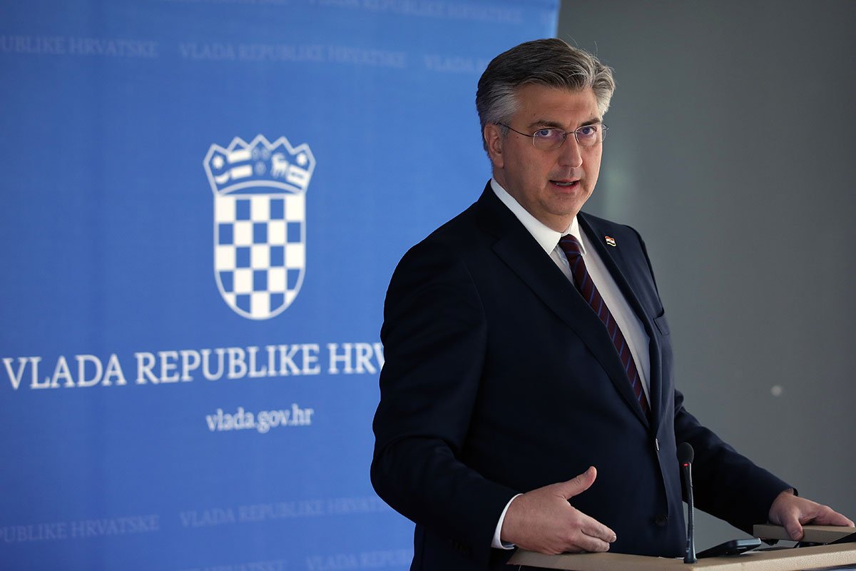 Katastrofa u Omišu: Izgorjelo oko 1.000 hektara, Plenković stigao na lice mjesta