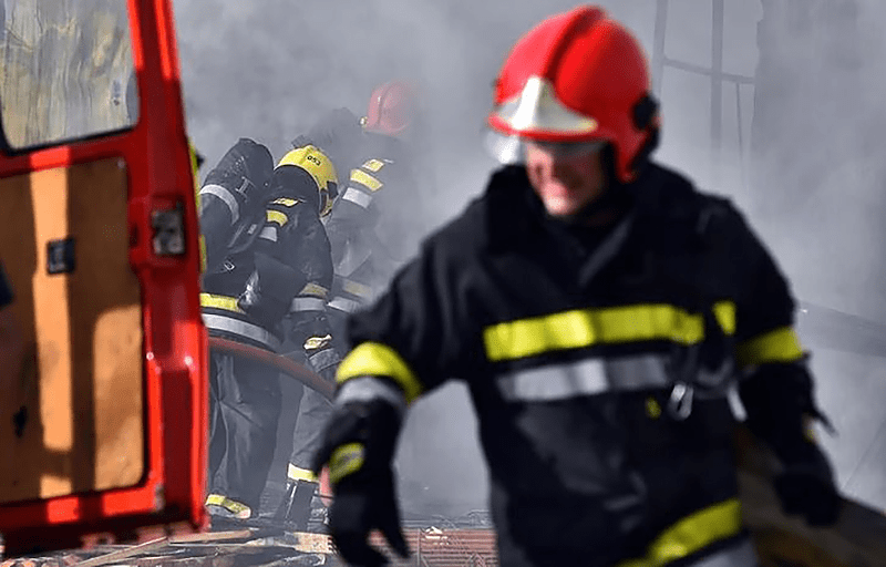 VATRA SE NEKONTROLISANO ŠIRI Gori šuma na Trebeviću, sve raspoložive vatrogasne ekipe na terenu