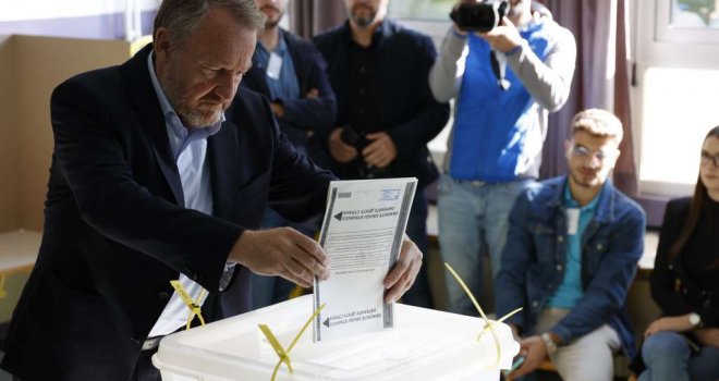 Izetbegović glasao u Sarajevu