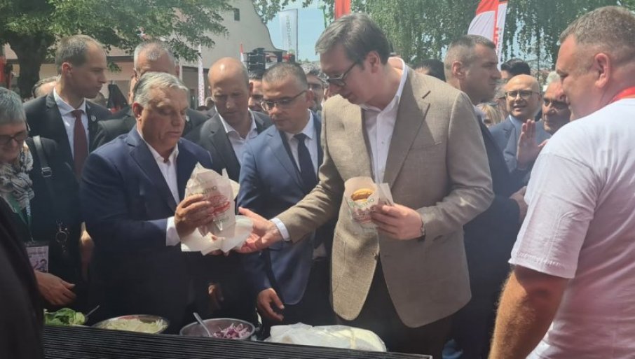 Vučić i Orban na sajmu u Novom Sadu- od prasića i vina do pljeskavica (FOTO)