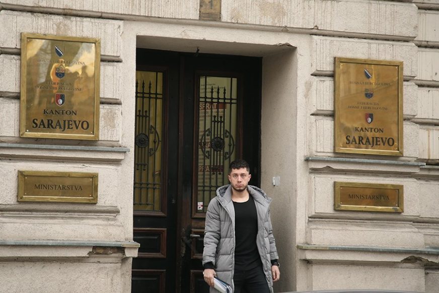 PROTEST U SARAJEVU Članovi osam sindikata traže veće plate