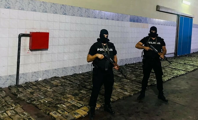 Više od tonu kokaina sakrili u tovar sa bananama: Rekordna zaplijena 