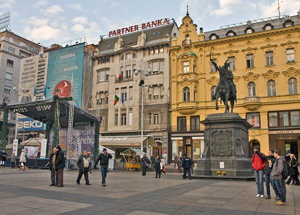 Hrvatska ušla u Šengen i uvela evro