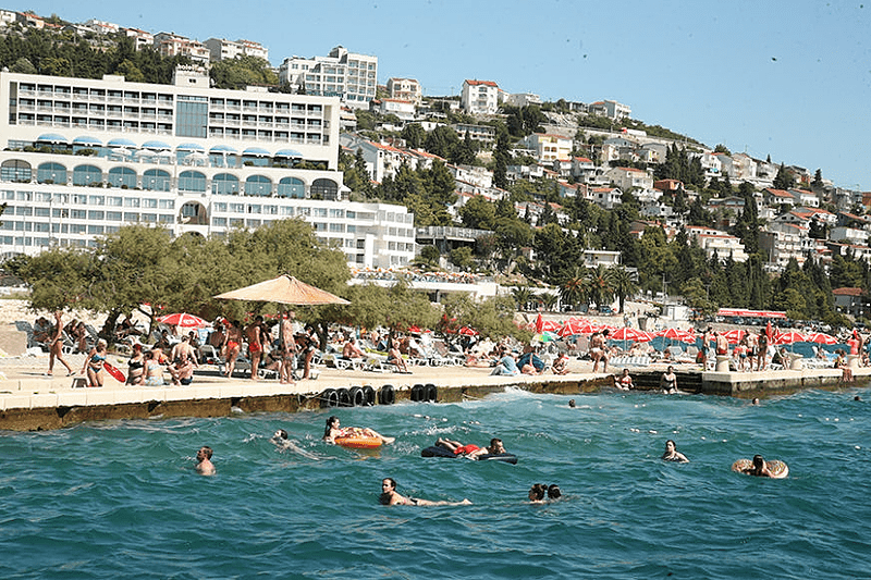 SNIMAO DJEVOJČICE NA PLAŽI Uhapšen muškarac (57) u Neumu