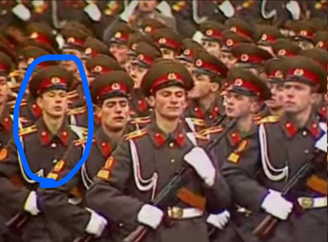 Rame uz rame sa ruskim vojnicima: Aleksandar Sirski  marširao na Crvenom trgu