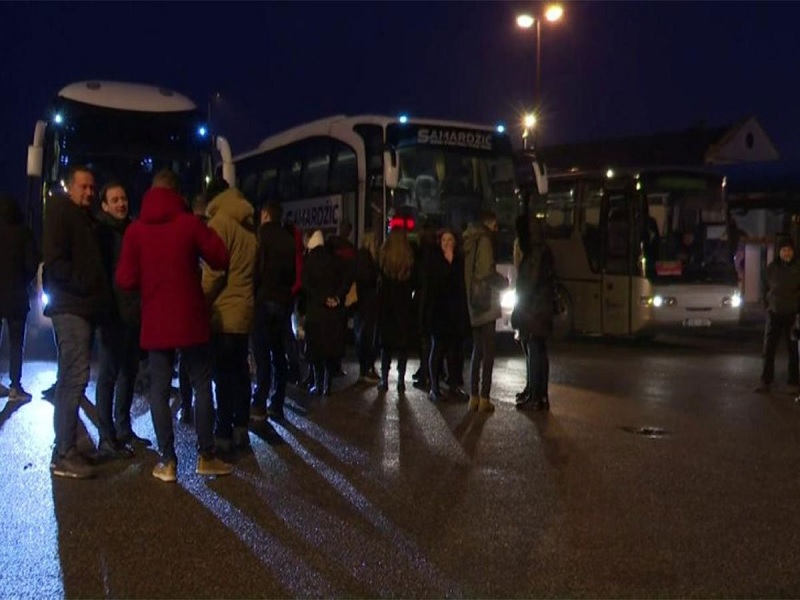 Stižu autobusi iz Bijeljine: Novi protest u Banjaluci ispred Narodne skupštine