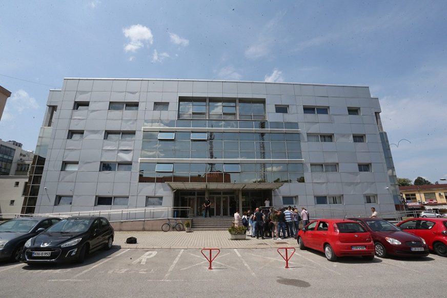 Pokušaj ubistva lovačkom puškom kod Banjaluke: Osumnjičeni na saslušanju u tužilaštvu