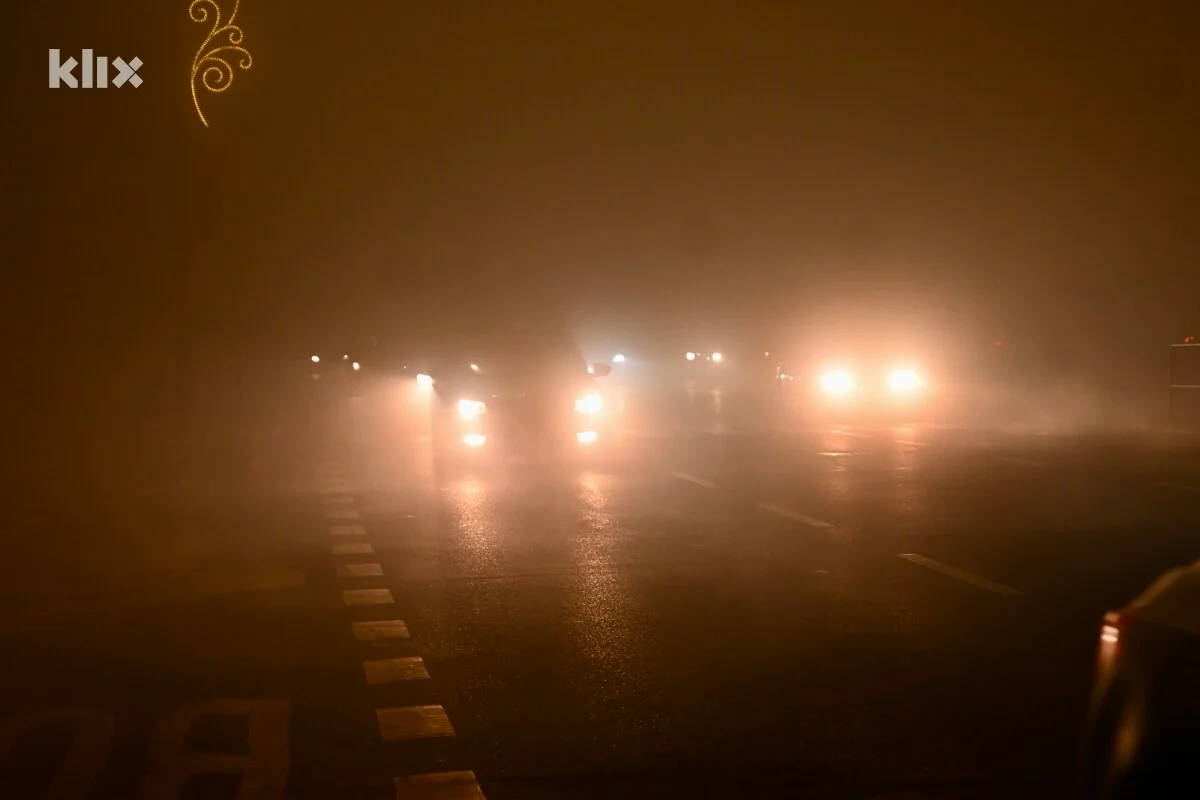 Indeks zagađenosti zraka u Sarajevu ne prestaje rasti, ništa se ne vidi od magle i smoga