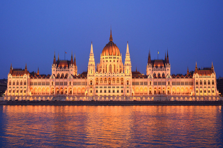 Mađarski parlament usvojio zakon o zaštiti nacionalnog suvereniteta