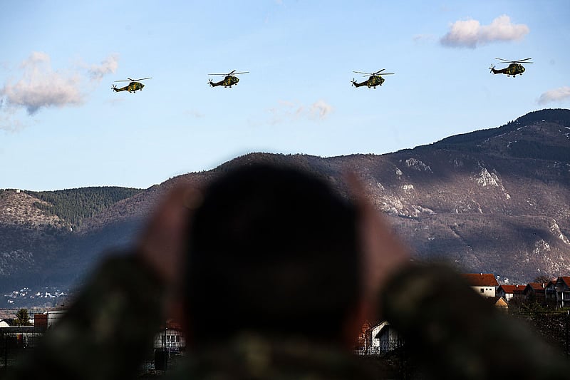 Rumunske snage unutar EUFOR-a završavaju raspoređivanje u BiH, stigla četiri moćna helikoptera